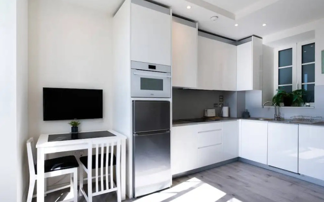 Sylvian Suites18-hosted by Sweetstay