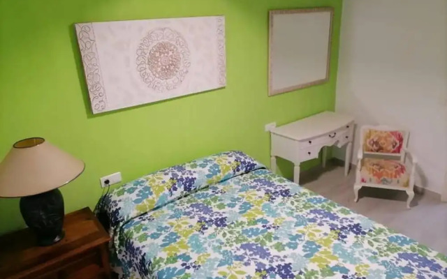 Casa Maruja en Cutar con Jacuzzi y Wifi Fibra