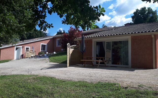 Logement Carreyrat - Le Maëly