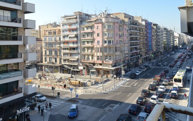 Egnatia Central Spacious 3 Bd Apt