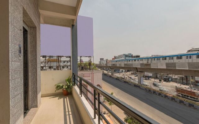 Oyo 13114 Svs Luxury Rooms