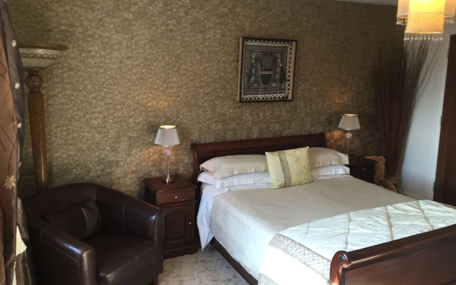 No50 Boutique Bed & Breakfast (Formerly known as Burma Rooms)