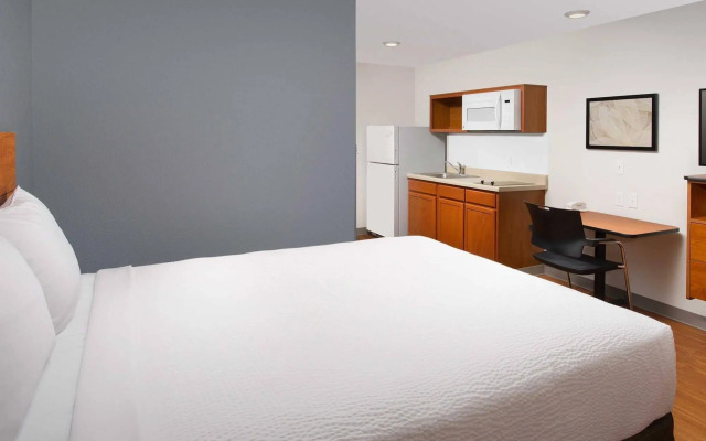 WoodSpring Suites Chicago Darien