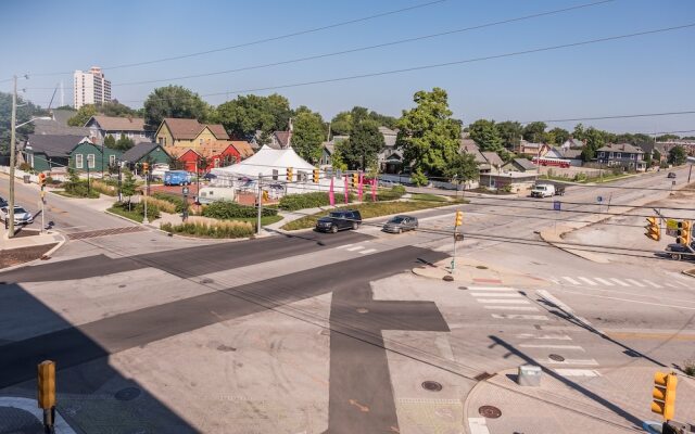 Mass Ave Arts District 1 BR Apt by Frontdesk
