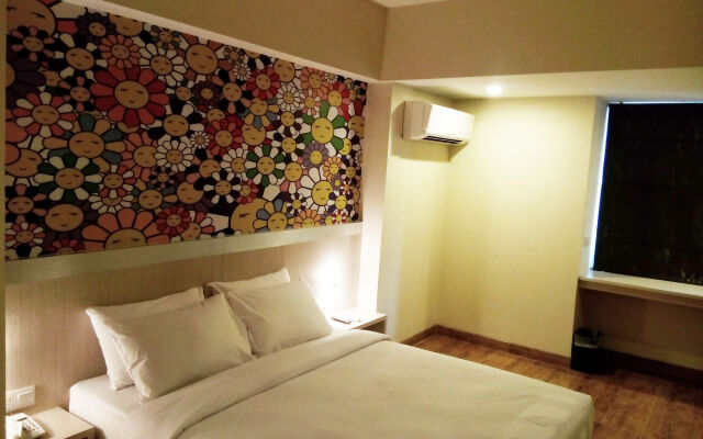 Nite & Day Batam Jodoh Square
