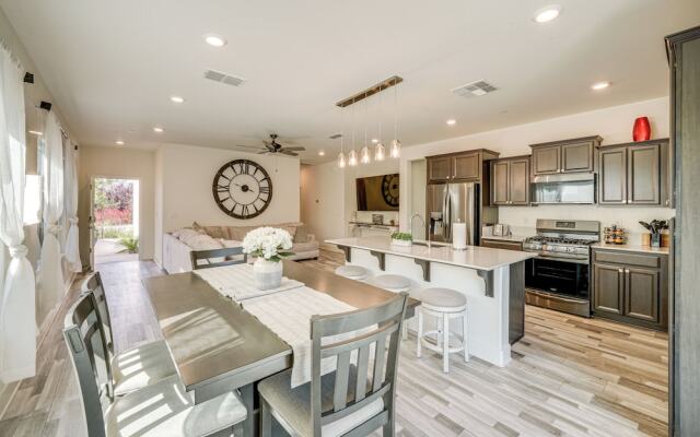 Charming Bakersfield Home w/ Yard & Patio!
