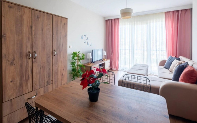 Stylish Studio Flat With City View in Atasehir