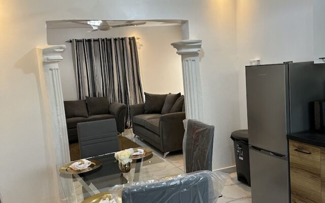 Luxe Apt #4the Retreat Apartments