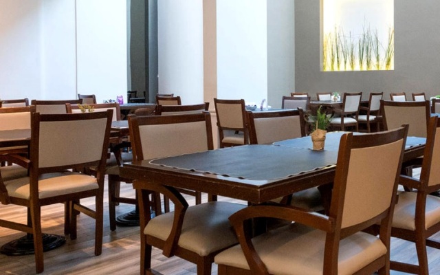 Urquiza Apart Hotel & Suites