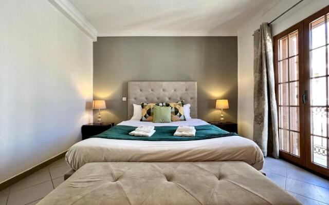 Loulé Central House by Homing