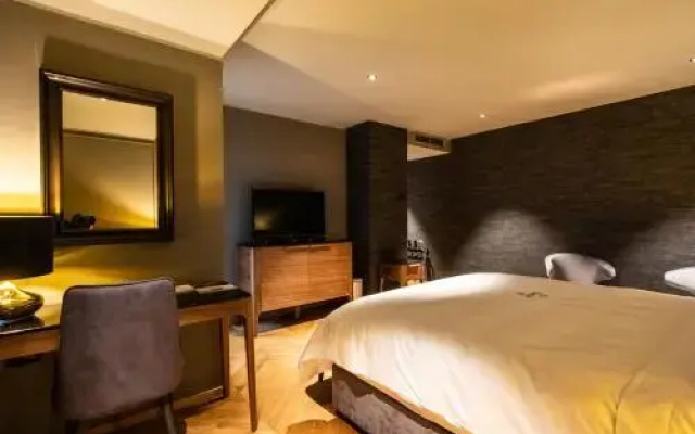 Dam Boutique Hotel And Restaurant