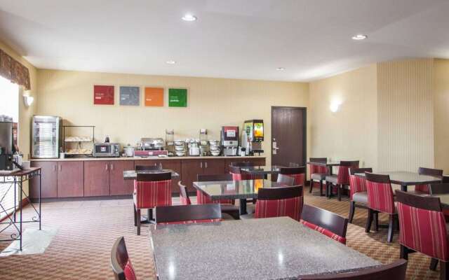 Comfort Inn & Suites Harrisonville