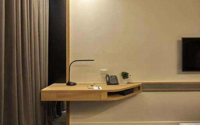 Zazz Urban Ho Chi Minh Hotel