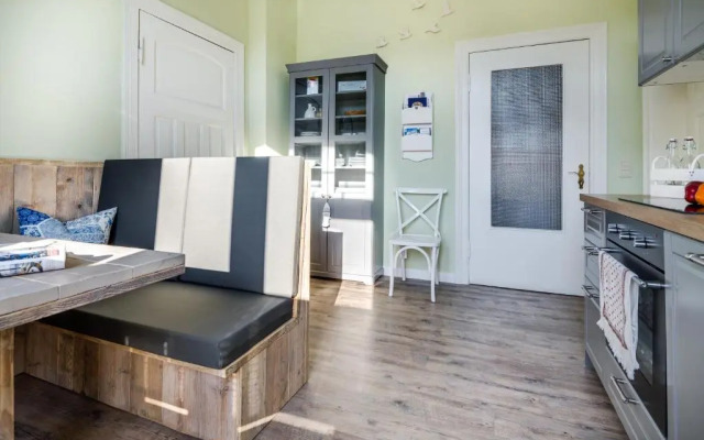 Herr Friese, Wohnung Nr. 6