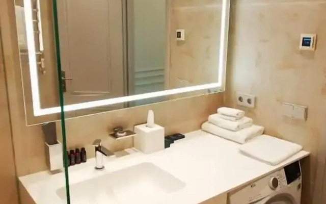 Roze Center Apartments