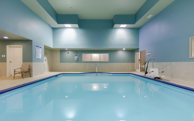 Holiday Inn Express Alpharetta - Roswell by IHG