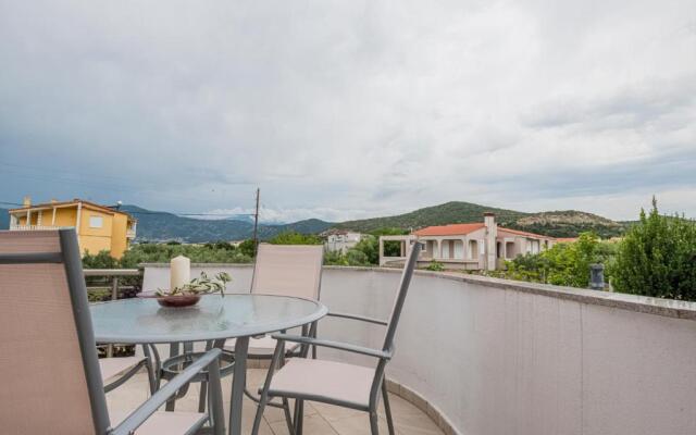 Design Suites Efharis (Merlot)