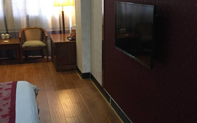 Luoyang New Shengguang Hotel