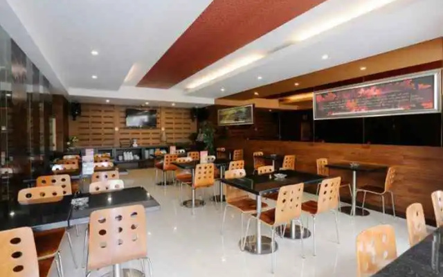 Favor Hotel Makassar City Center by Life