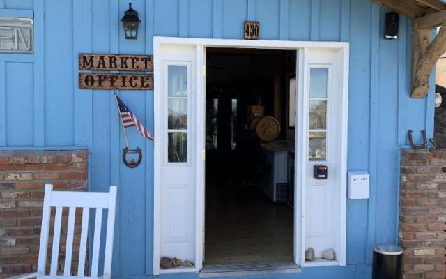 Sugarloaf Mountain Motel