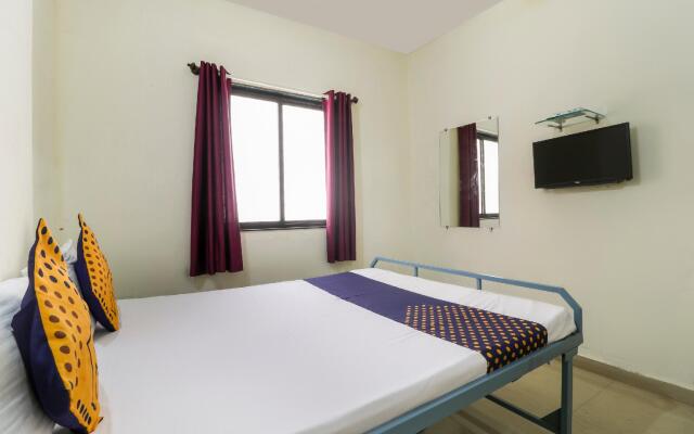 SPOT ON 37095 Sai Sidhi Lodge