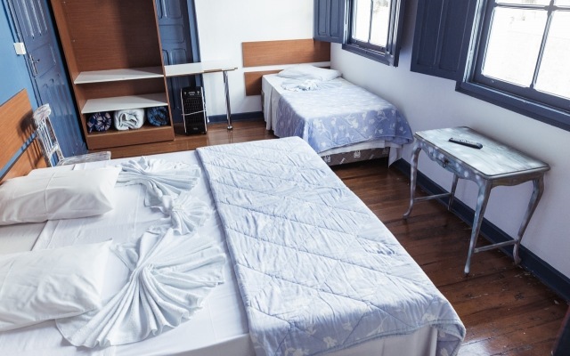 Hotel D'Oeste