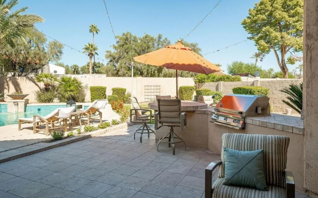 Minnezona Elegant Home w Poolside Retreat