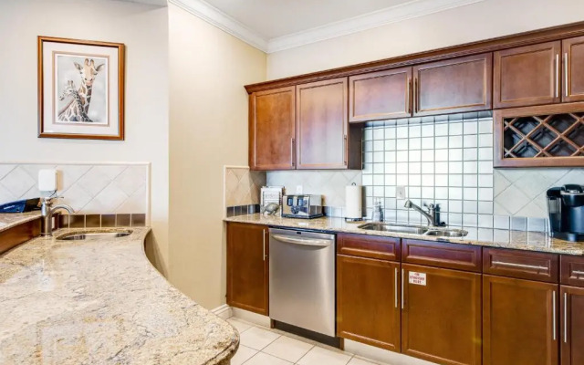 Emerald Grande Condominiums at HarborWalk Village
