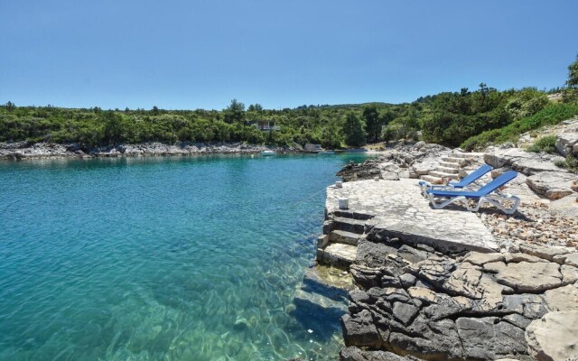 Amazing Home in Zastrazisce With Wifi and 2 Bedrooms