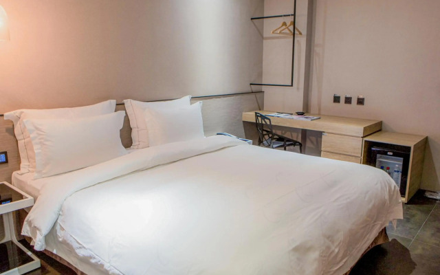 All-Ur Boutique Motel - Xin-Jhung Branch