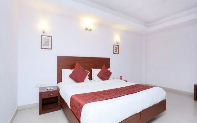 Central Hotel by OYO Rooms