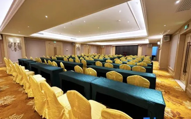 Heben Huashe Hotel (Zhongshan South Zhanyuan Branch)
