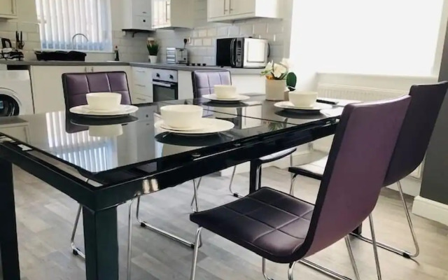 Townhouse @ 51 Balfour St -stoke