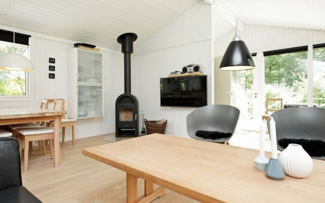 Peaceful Holiday Home in Hals near Sea