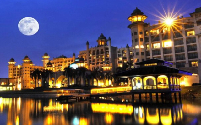 Palace Of The Golden Horses Hotel