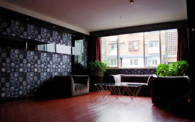Huangchao Luoqi Fashion Hotel