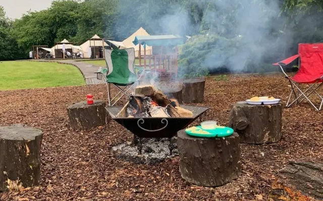 Oak Lodge Retreat - Glamping 1