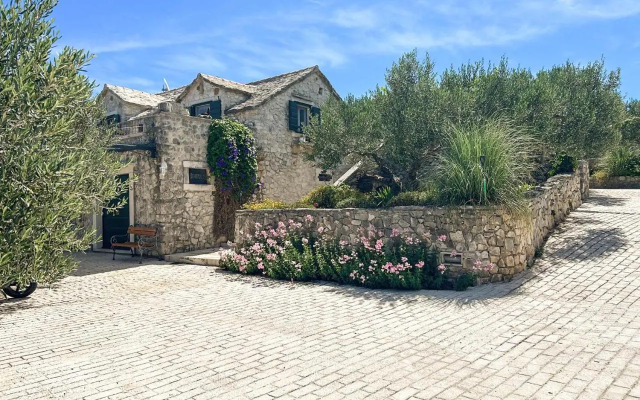 One-Bedroom Holiday Home in Povlja