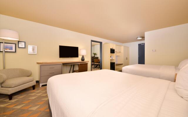Holiday Inn Kansas City Airport by IHG