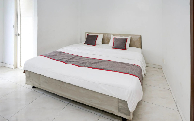 Sky Airlines Guesthouse – Guest Rooms – Tangerang
