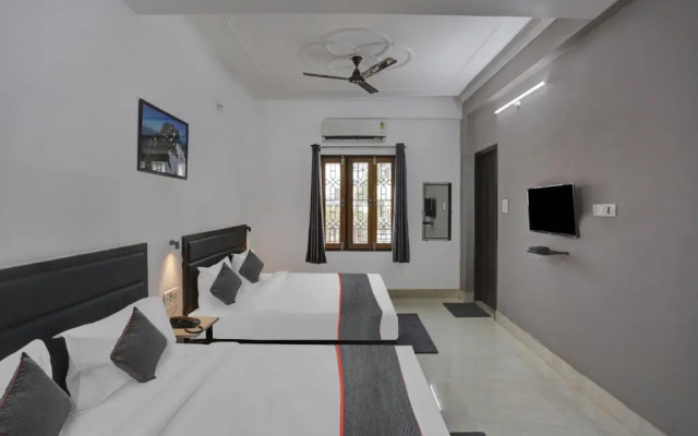 Oyo Townhouse 1082 Holidayy Inn