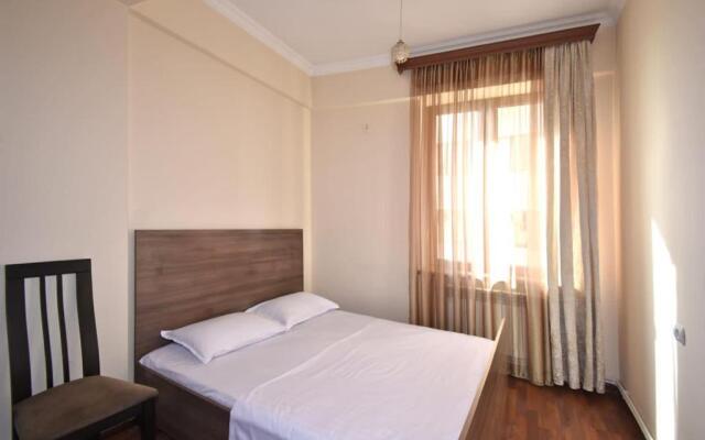 Mashtoc33 New apartment Yerevan center