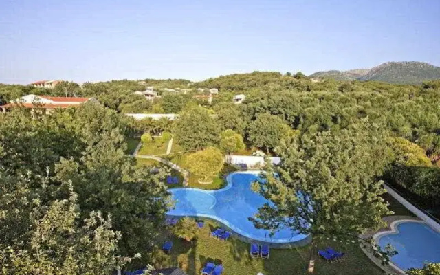 Century Resort Apartments