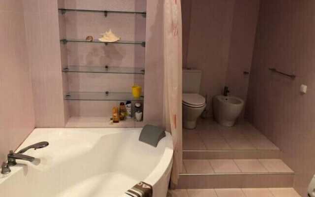 Апартаменты в Киеве на ул. Черновола, 2