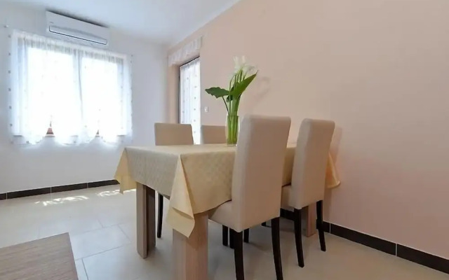 Apartment 640