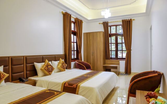 Van Xuan Royal Hotel