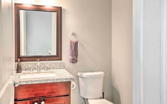 Pet-friendly Houston Townhome, 6 Mi to Dtwn!