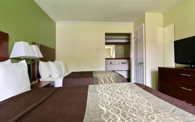 Days Inn By Wyndham Austintown