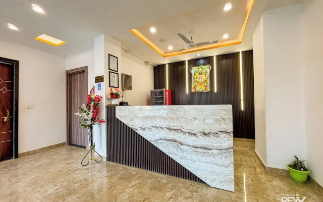 Raghuveer Sadan, Near Ram Mandir - 10 Min Walk