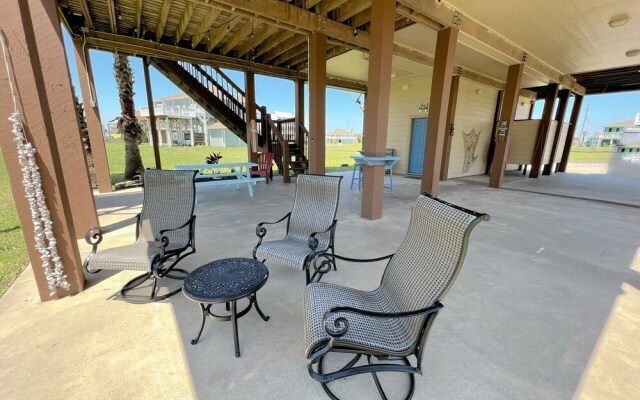 Sea-renity 3 Bedroom Home by Redawning